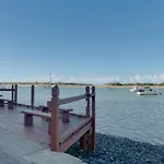 2B Broadwater Views In Labrador
