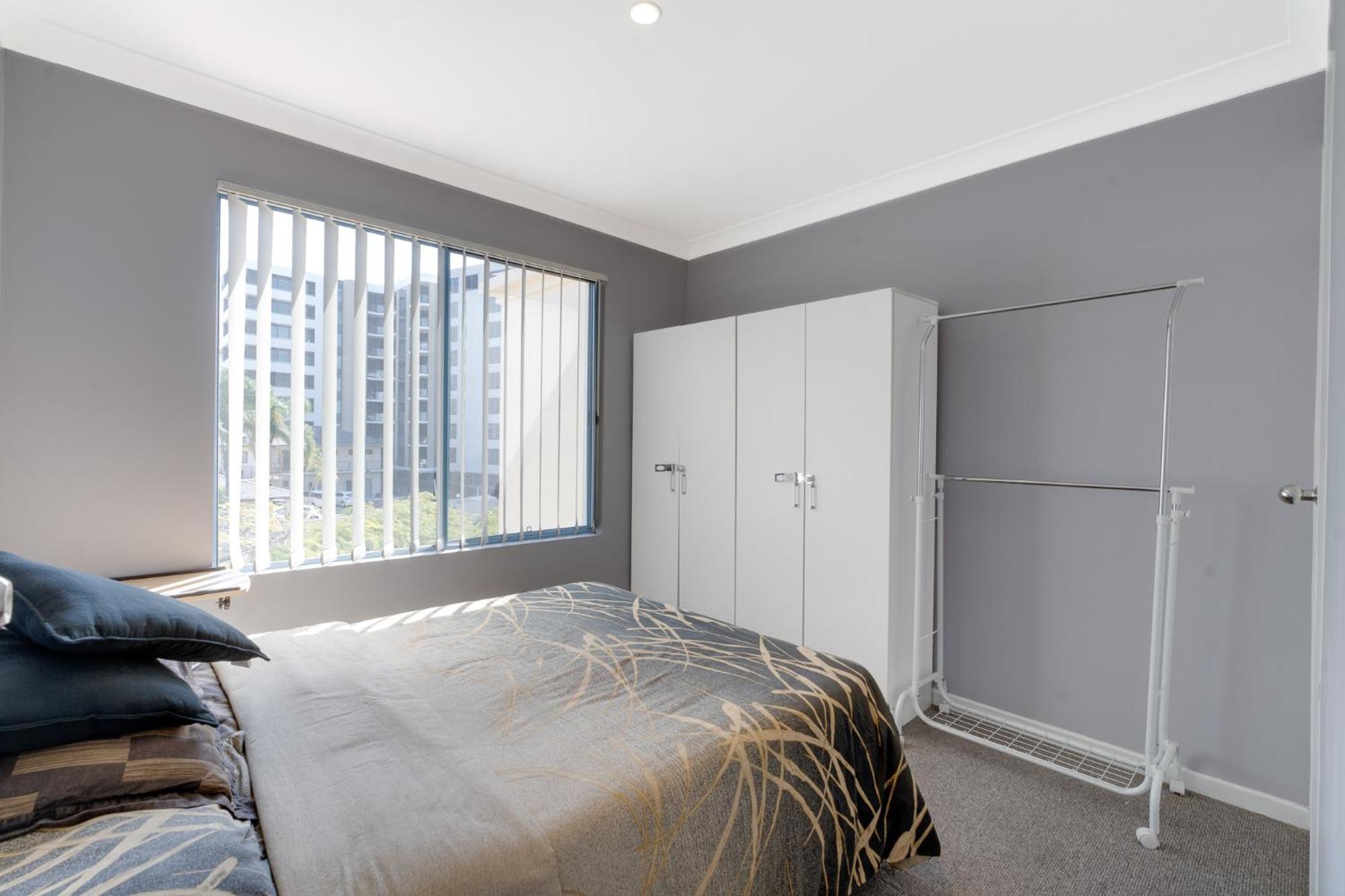 2b Broadwater Views In Labrador Gold Coast