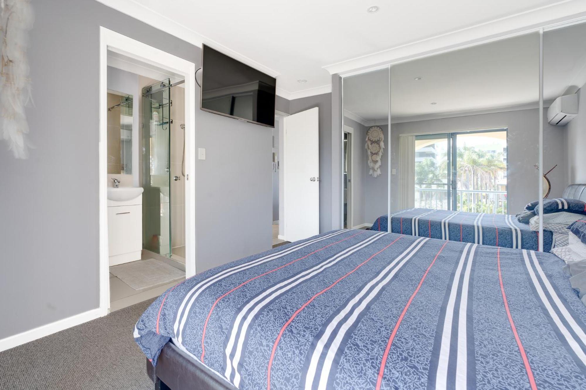 2b Broadwater Views In Labrador *